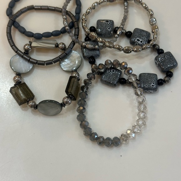 SHADES OF GRAY JEWLERY LOT Includes Necklace Bracelet & Earrings. - Picture 8 of 9